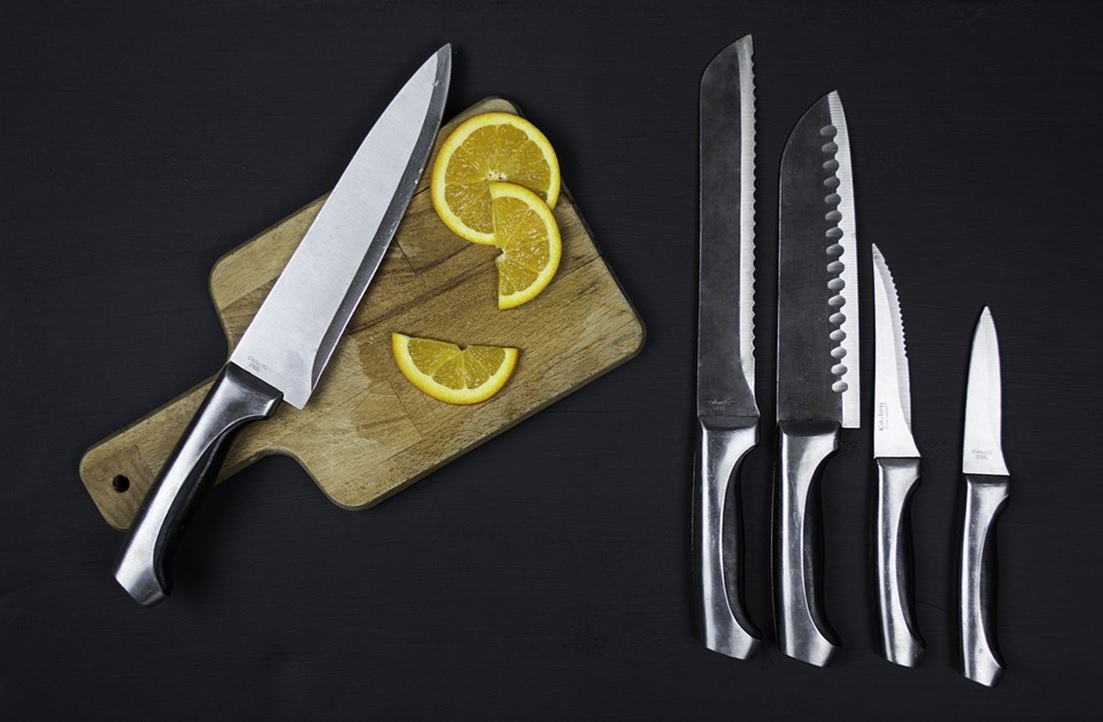 Комплекти кухненски ножове – един перфектен подарък за новия дом